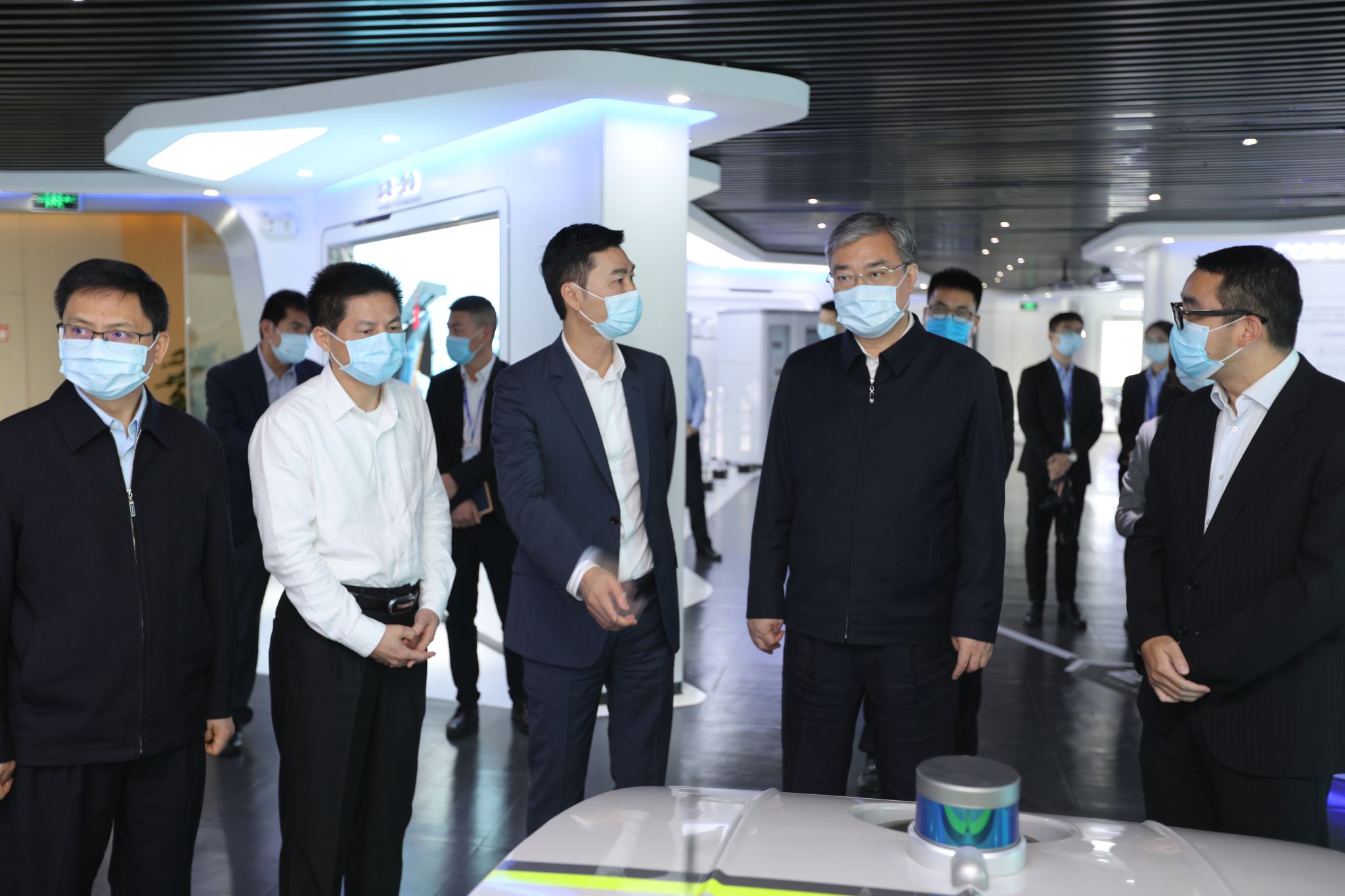 佛山市委书记鲁毅调研米兰体育官方网站环境，鼓励企业再接再厉创新高