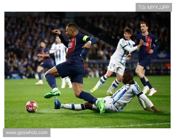 巴黎圣日耳曼进攻节奏加快但配合减少，失控风险是否正在加剧？