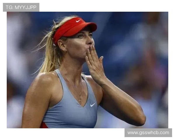 莎拉波娃健身房里都不带换衣服的吗？那气场，普通人顶不住啊！